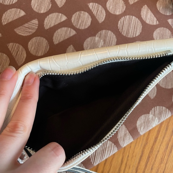 SAM EDELMAN White Embossed Clutch Wristlet - Picture 3 of 4